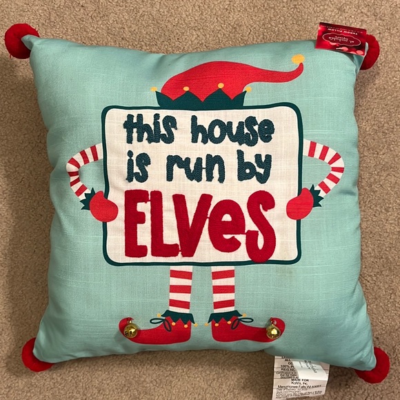NWT Elf on the Shelf Holiday Pillow - Picture 1 of 9